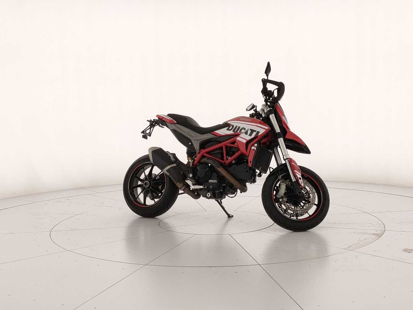 DUCATI HYPERMOTARD 821 