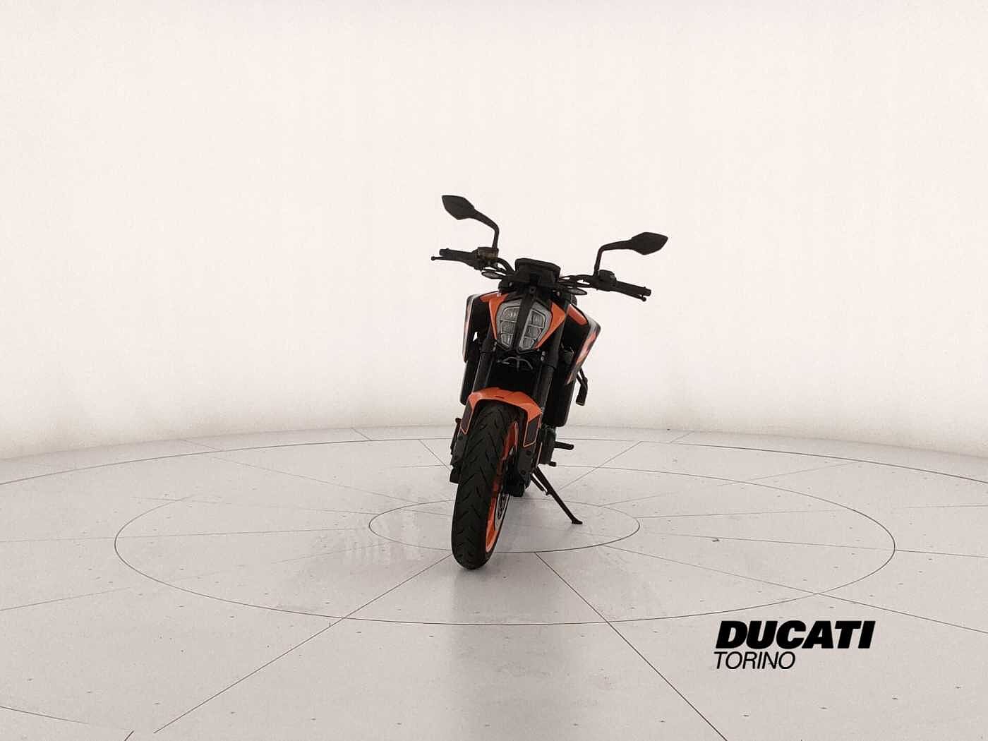 KTM 890 DUKE GP 