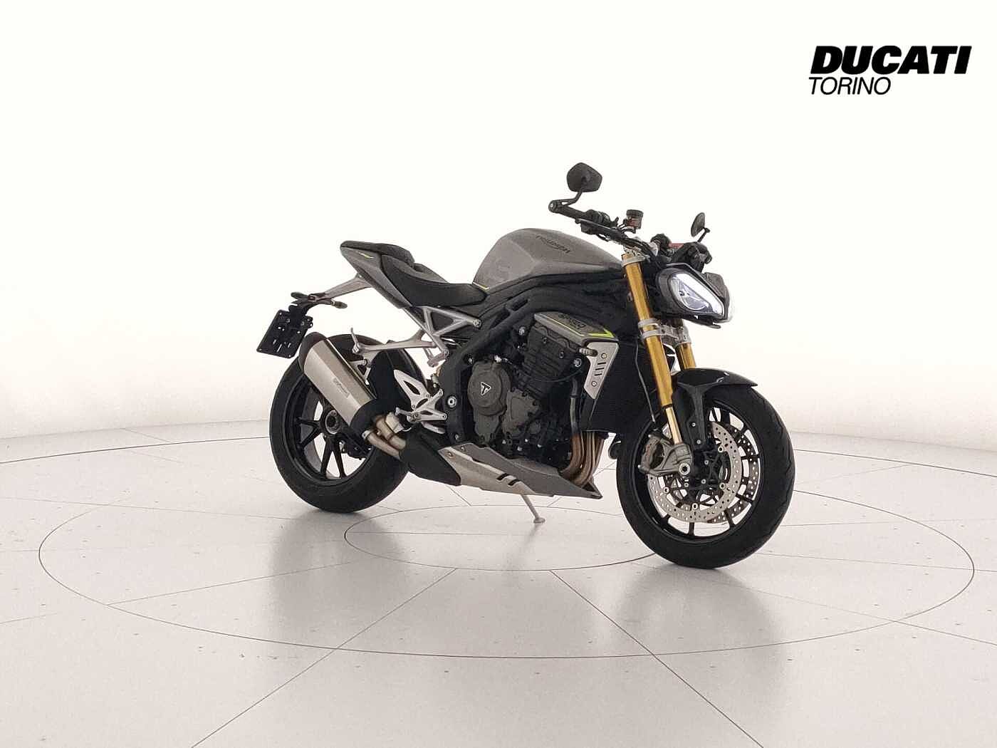 TRIUMPH SPEED TRIPLE 1200 RS 