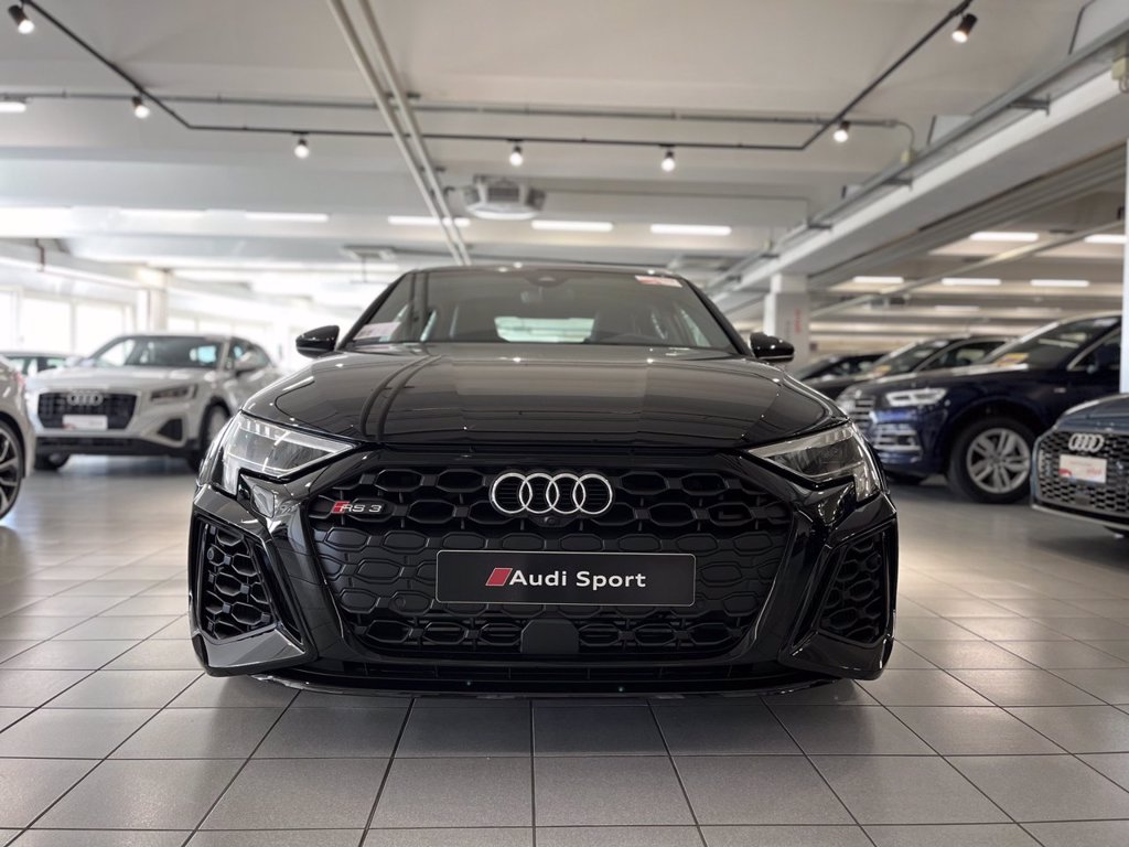 AUDI Rs3 sedan 2.5 tfsi quattro s-tronic