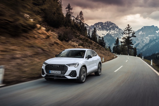 Audi Q3 Sportback Road View